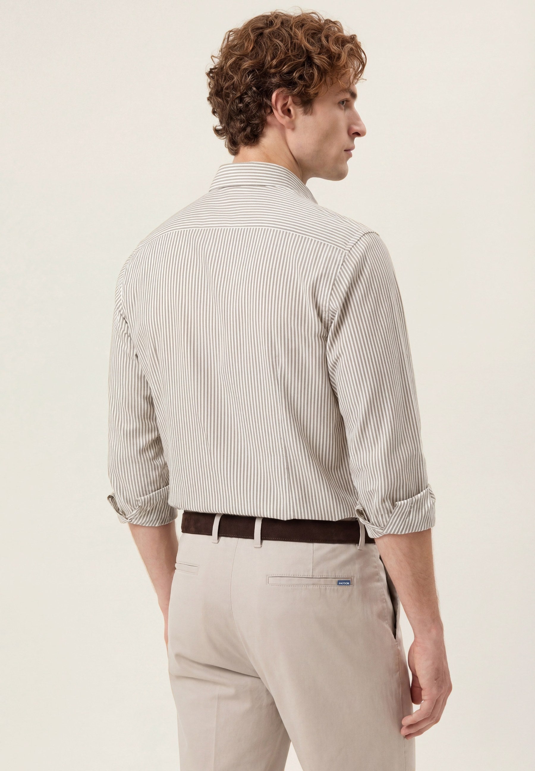 Light Brown (AI)